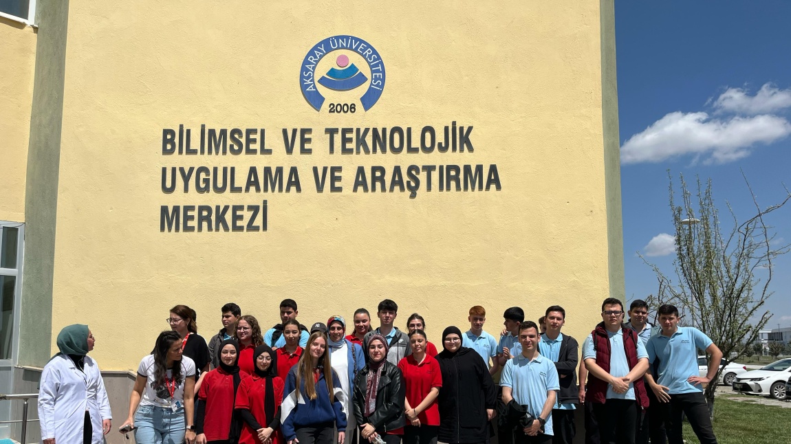 Okulumuz Şehit Ali Er Anadolu Lisesi öğrencileri sosyal etkinlikler kapsamında Aksaray Üniversitesi Bilimsel ve Teknoloji Araştırma ve Uygulama Merkezini ziyaret ettiler. 